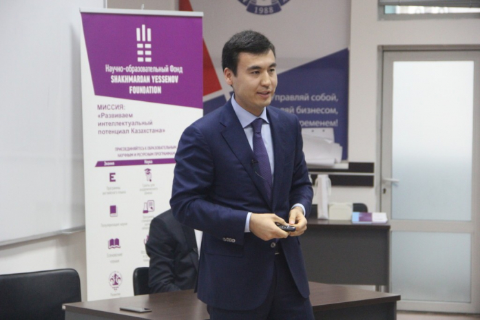 Бизнесмен Галимжан Есенов: образование определяет сознание.