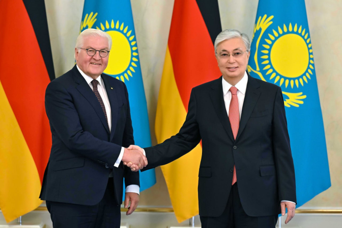 Токаев встретил президента Германии в Акорде