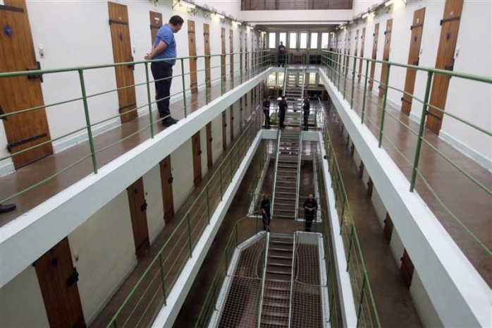 Более 2 тыс. казахстанцев находится в заключении за рубежом