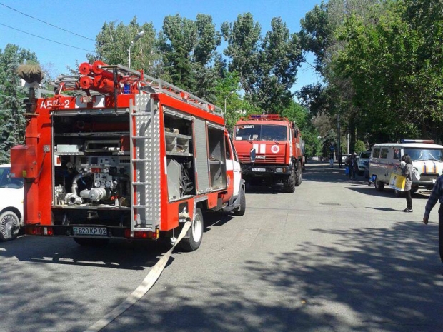 В Алматы горел рынок запчастей «Акжол»