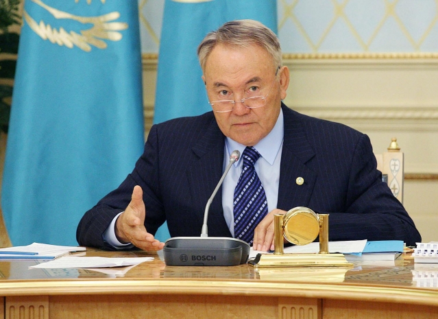 У него железная хватка – эксперты о Нурсултане Назарбаеве