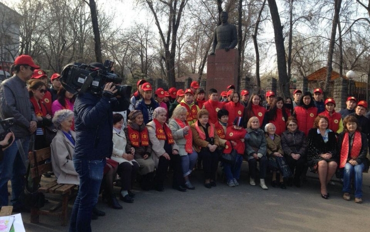 КНПК устроили праздник ветеранам партии