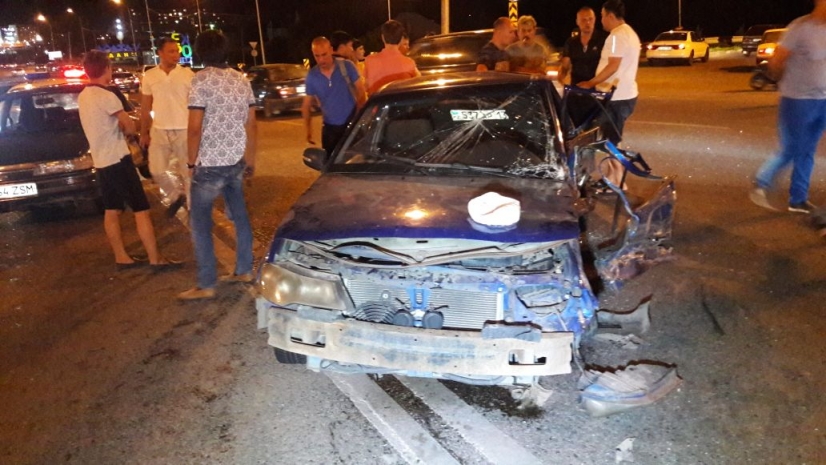 Два человека пострадали в ДТП на развязке в Алматы