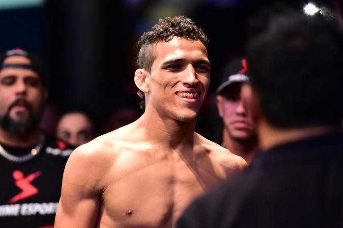 Бразильский боец завоевал пояс UFC