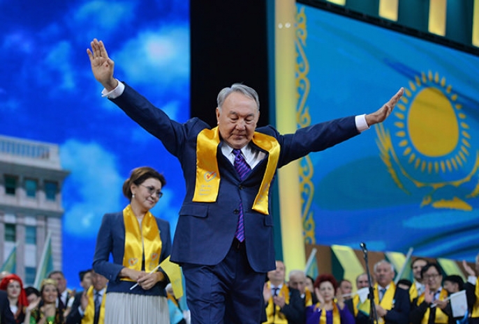 Нурсултан Назарбаев назвал XVII съезд «Нур Отана» историческим моментом