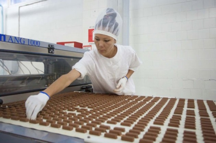 «Рахат» остановил производство карамели и ириса из-за дефицита сахара