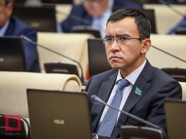 Маулен Ашимбаев избран председателем сената парламента РК
