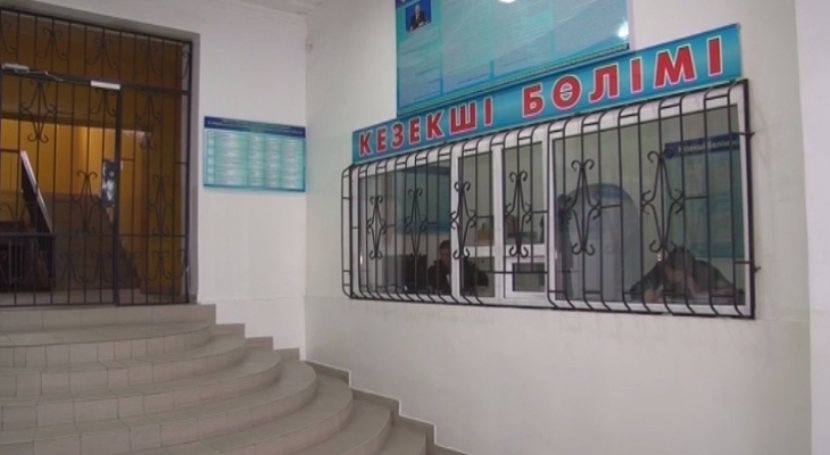 В ЮКО разыскиваются родственники сбитой на трассе женщины