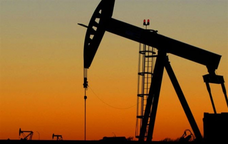 Мировые цены на нефть колеблются
