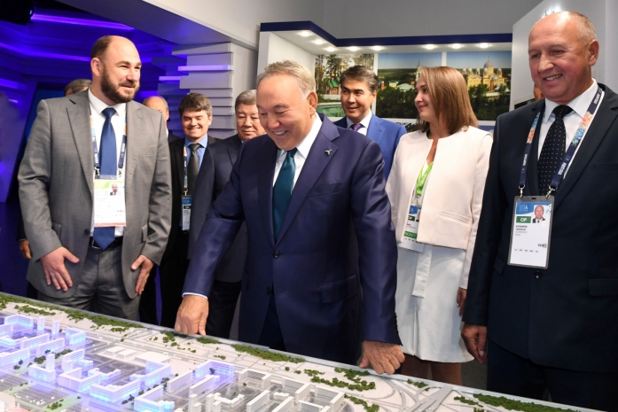 Нурсултан Назарбаев принял участие в открытии отеля Hilton
