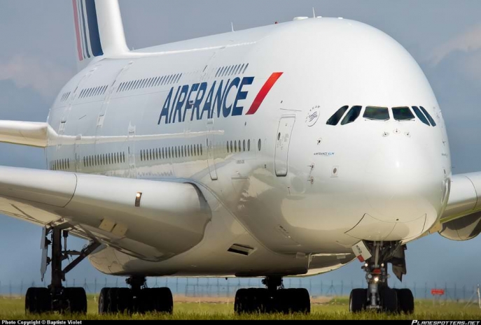 Два рейса Air France в Париж развернули из-за угроз