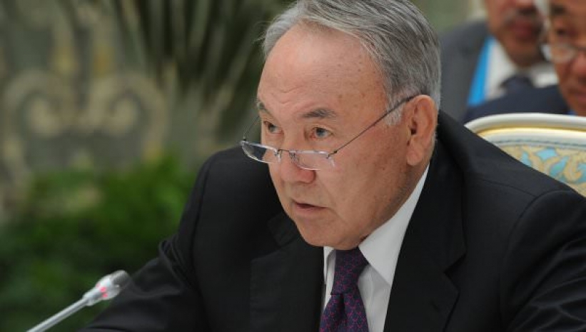 Нурсултан Назарбаев пообщался с советом мудрецов