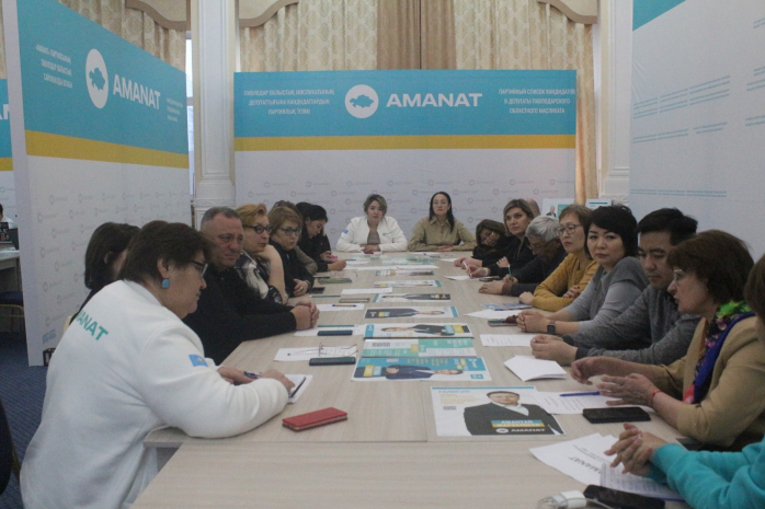 Кандидаты от партии Amanat встретились с жителями Павлодарской области