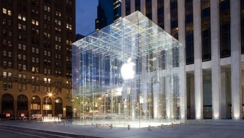 Apple на продаже iPhone заработала больше Microsoft и Google