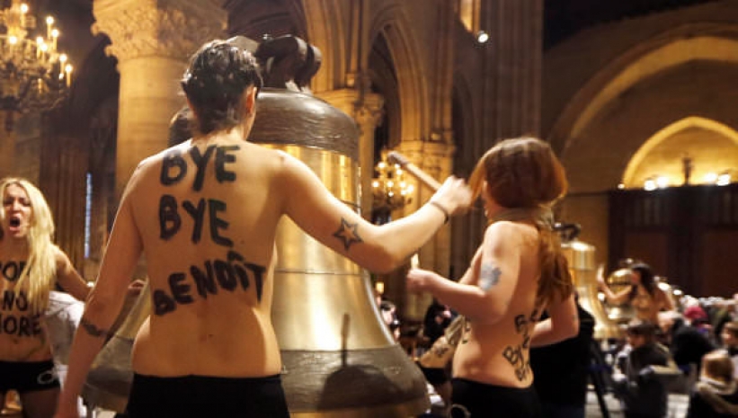 Активисткам FEMEN грозит тюрьма за акцию в Нотр-Дам де Пари