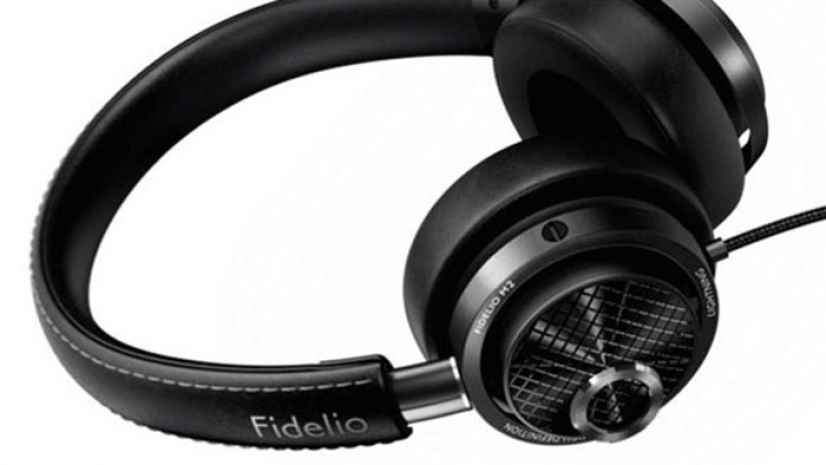 Первые наушники Philips Fidelio M2L с Lightning