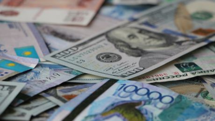 В Казахстане снижается доля валютных депозитов