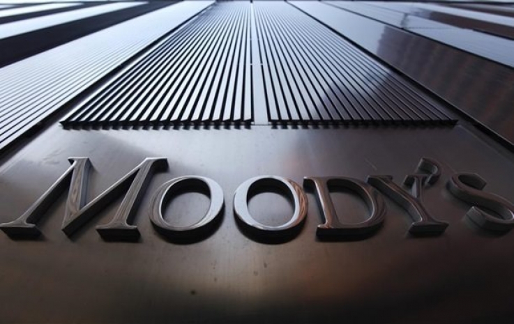 Moody's понизило рейтинг России до «мусорного» уровня