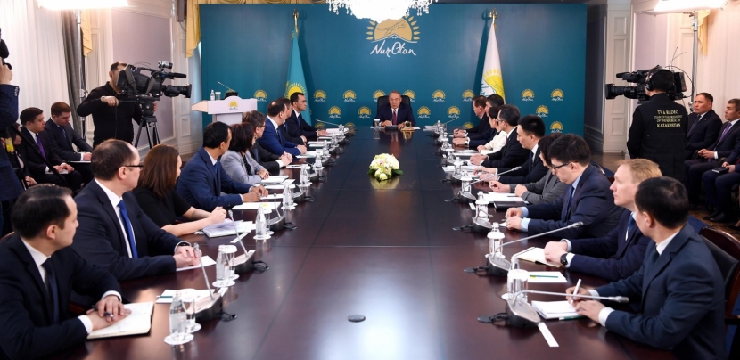 Нурсултан Назарбаев поручил оперативно провести съезд партии «Nur Otan»