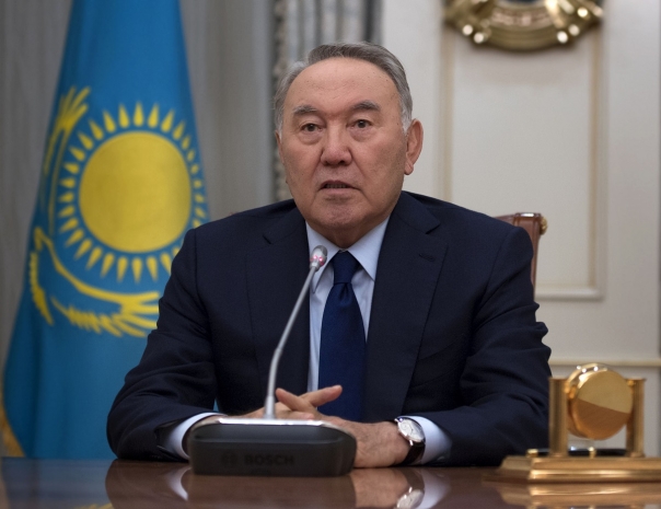 Назарбаев: Считаю, что правительство должно уйти в отставку