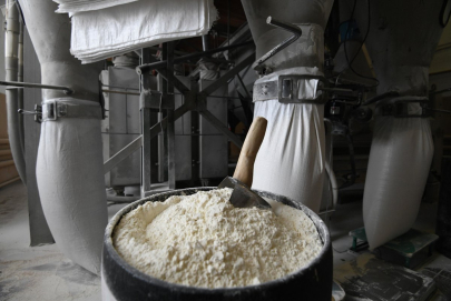 Премьер поручил привлекать инвестиции в проекты переработки продукции АПК