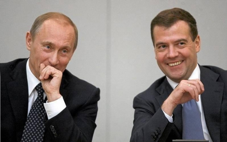 Путин и Медведев опубликовали свои доходы