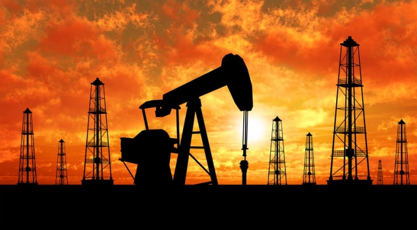 Впервые с 29 марта цена на нефть Brent упала ниже 52 долларов