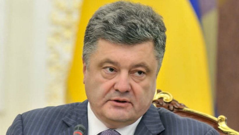 Порошенко ужесточил выезд за границу
