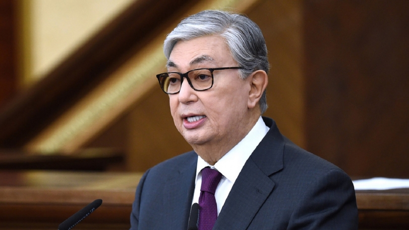 Касым-Жомарт Токаев поручил решить проблему жителей дома в Ленгере