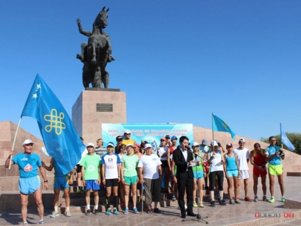 Марафонцы возмущены «патриотическим забегом»