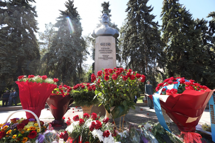 День памяти Динмухамеда Кунаева прошел в Алматы
