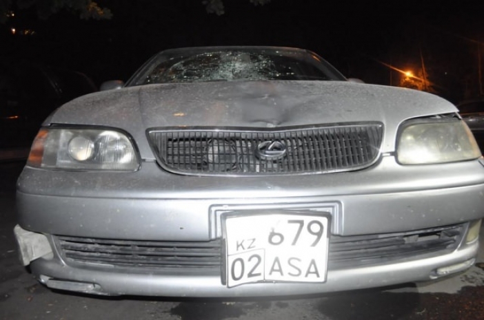 Полиция Алматы ищет водителя Toyota Aristo, сбившего пешехода