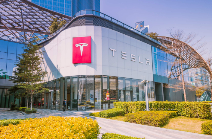 Свыше трех миллиардов долларов инвестирует Tesla в «гигафабрику» Невады
