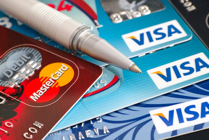 НБУ и Владимир Зеленский обратились к Visa и Masterсard – СМИ