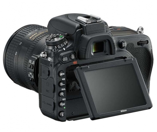 Nikon выпустил новую полнокадровую зеркалку и камеру для селфи
