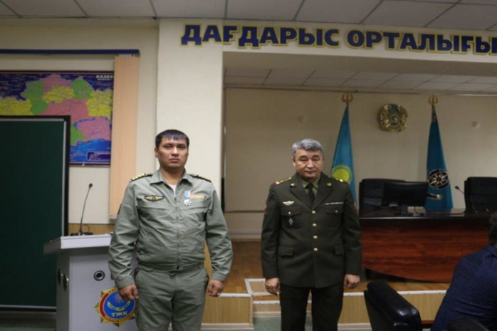 За предотвращение падения вертолета наградили пилота в ВКО