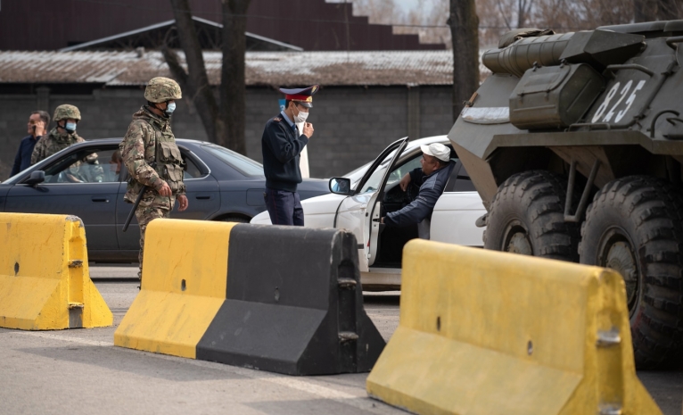 В суде вынесли решения по фактам взяток на блокпостах в Алматы и Атырау