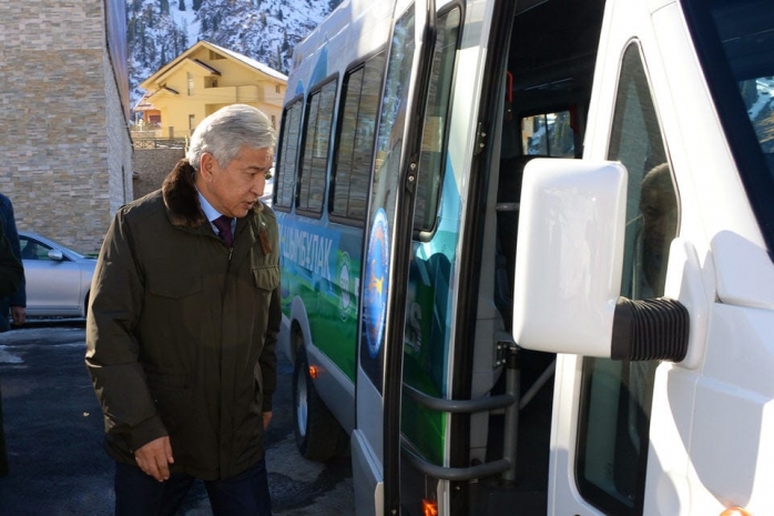 Тасмагамбетов и Байбек доехали до Шымбулака на Shuttle Bus