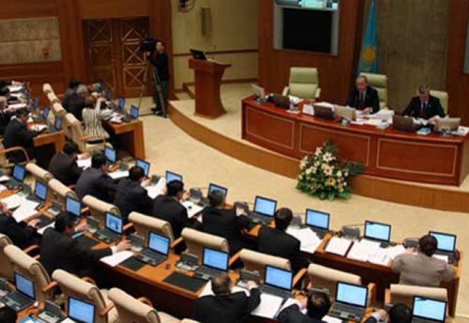 Сенат РК одобрил в первом чтении пенсионную реформу