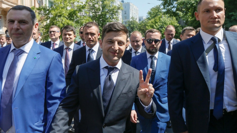 Кортеж Зеленского врезался в автобус с детьми