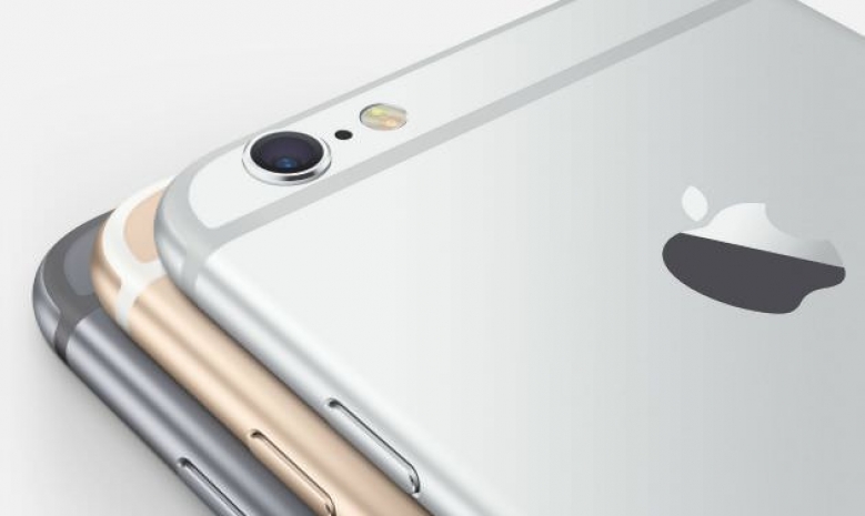 Продажи iPhone впервые провалились в России