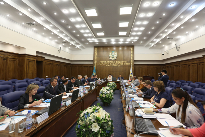 Рашит Ахметов освобожден от должности члена Счетного комитета
