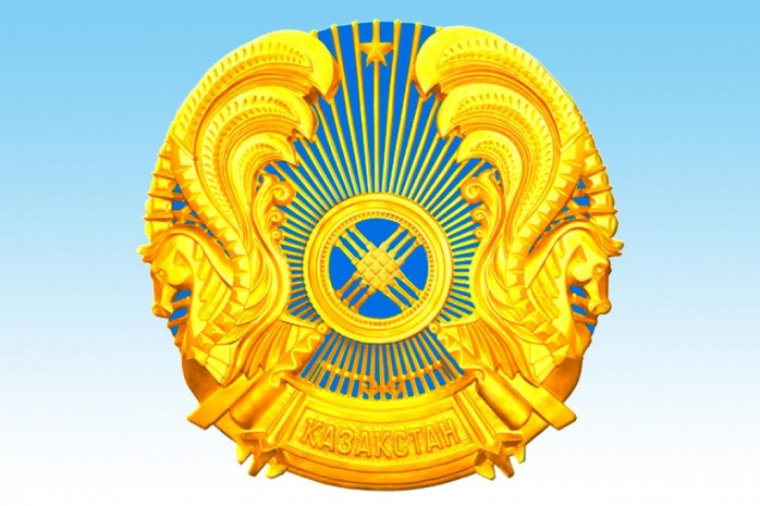 Герб Казахстана нашли в мусорном баке в Павлодаре