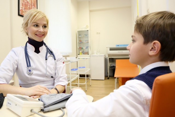 Партия «Ак Жол» подняла тему отказа от обязательной вакцинации детей