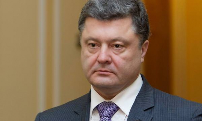 Порошенко отказался защищать русский язык