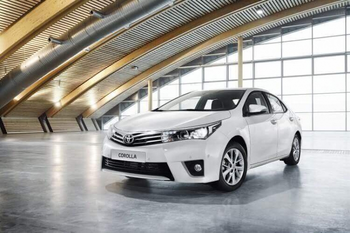 Новую Toyota Corolla лишили «автомата»