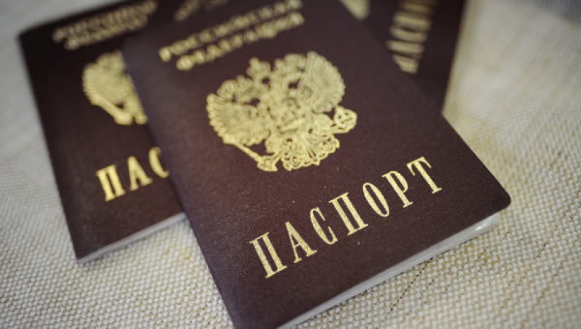 Россиян обяжут сообщать о виде на жительство в другой стране