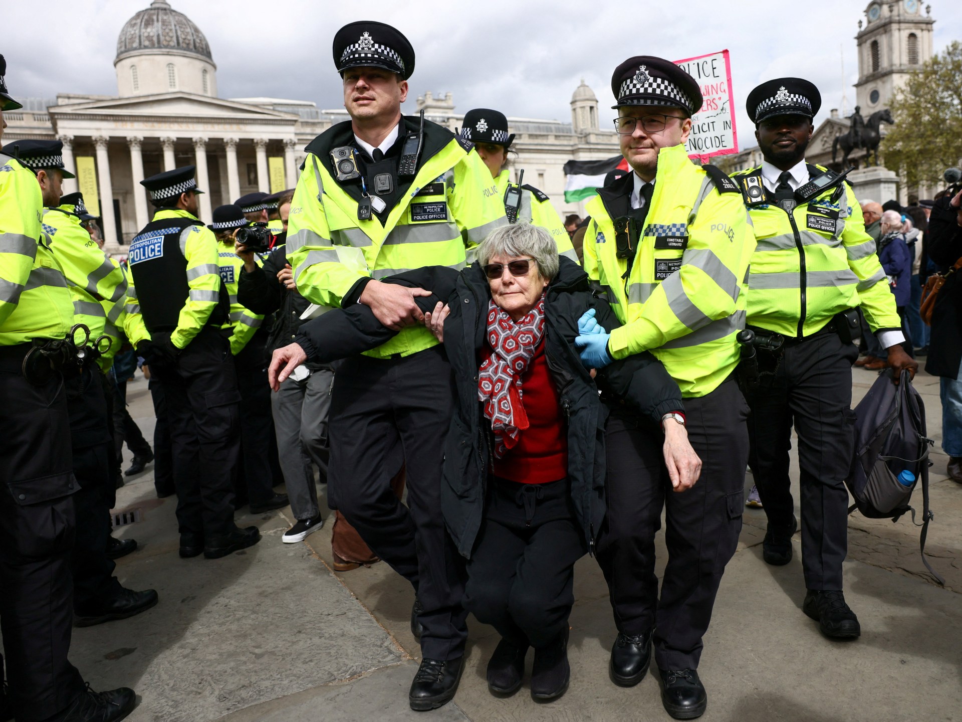 Руни и Тунберг поддержали Palestine Action перед судом в Британии