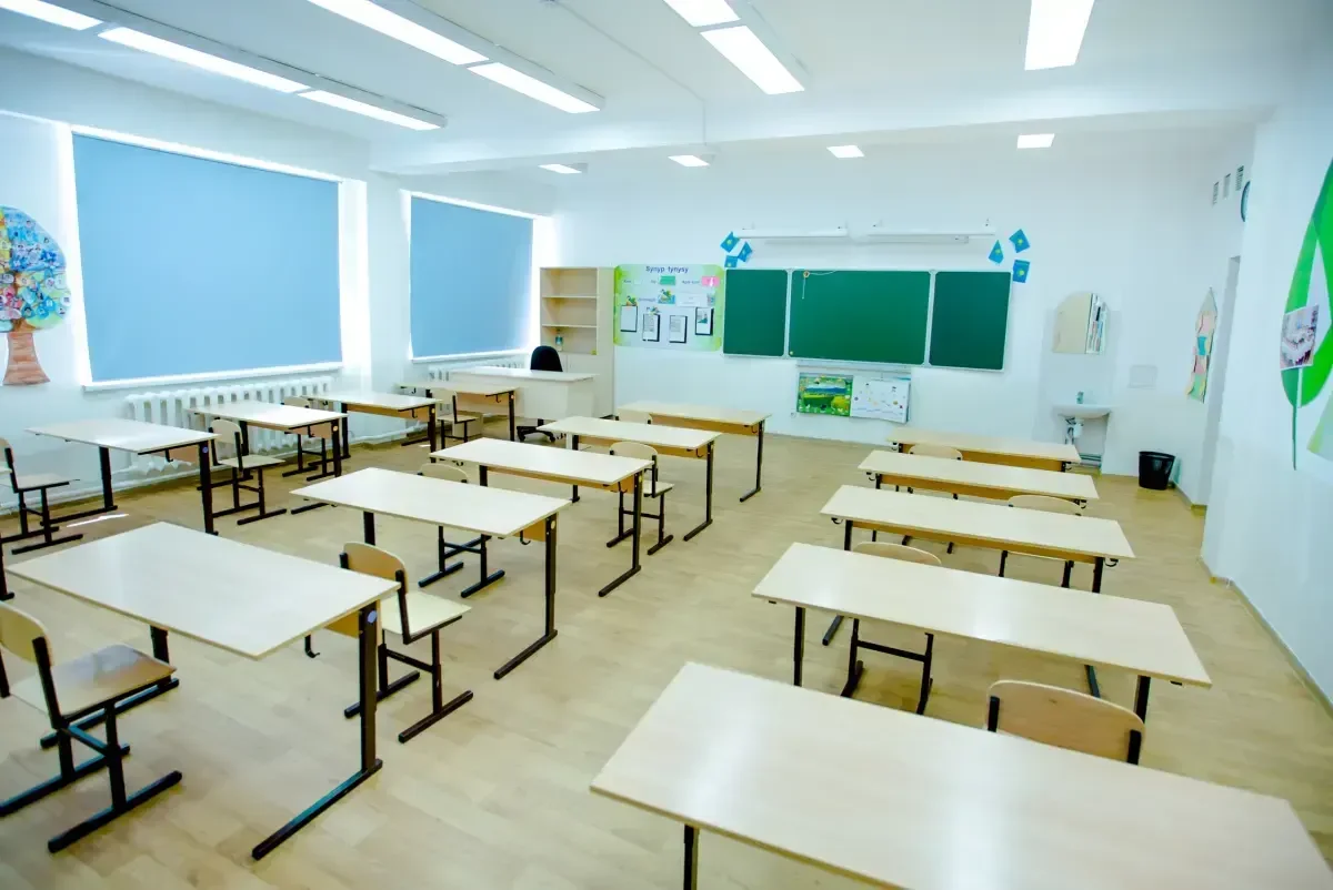 Прием в первый класс продолжается: казахстанцам напомнили, как подать документы