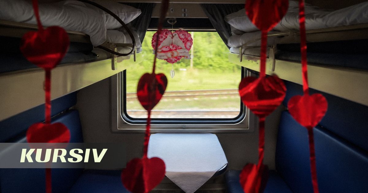 Свадебную вечеринку в арендованном вагоне поезда устроили жених и невеста из России